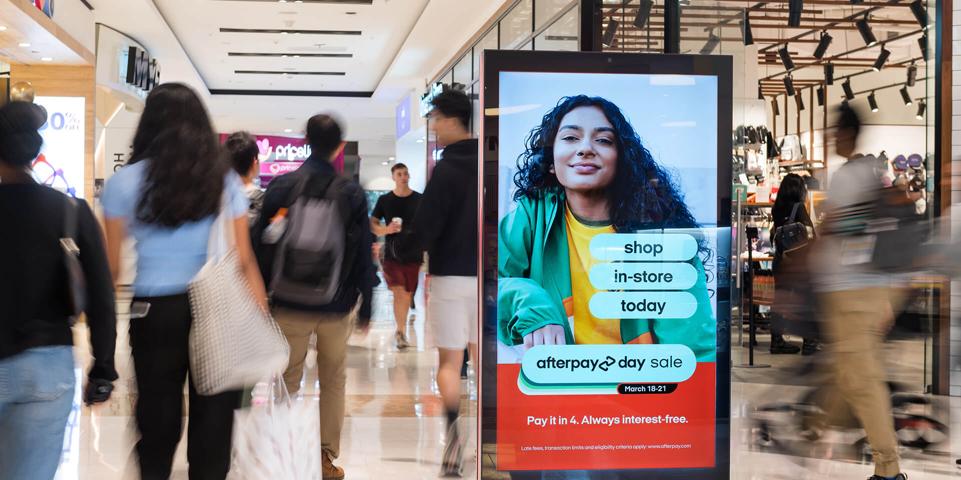 DOOH advertisement with Scentre Group in a shopping mall