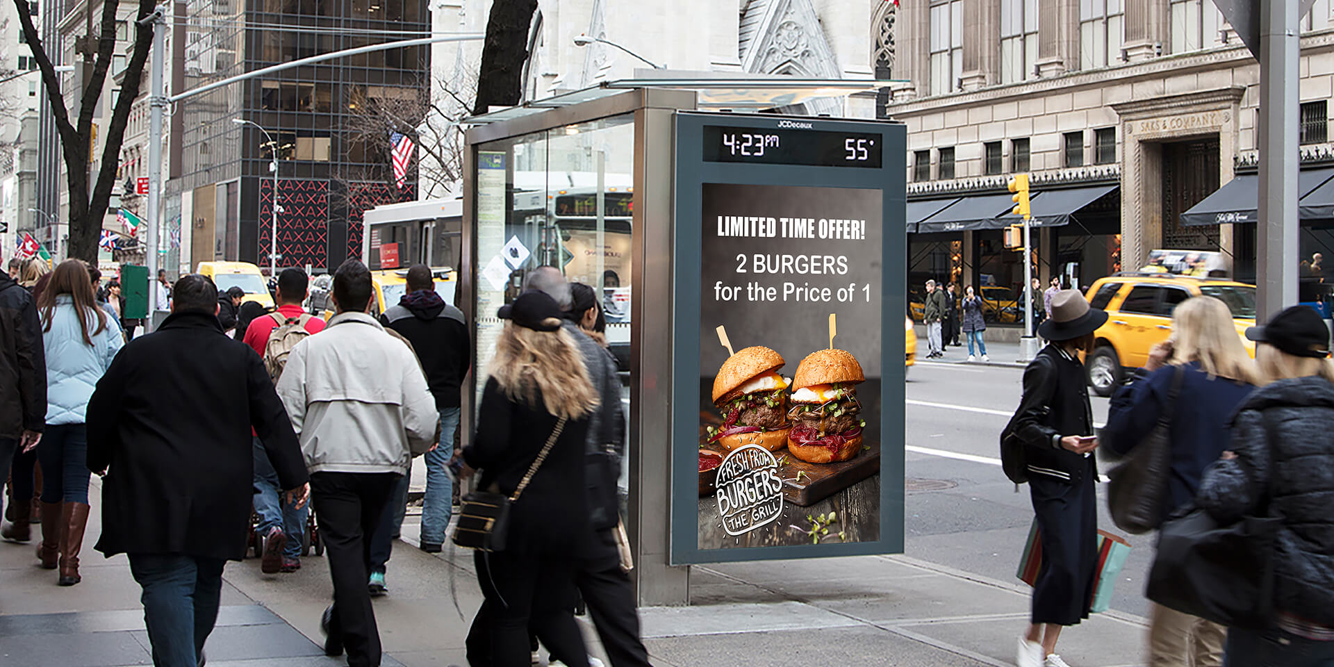 DOOH Screen with ad for restaurant 